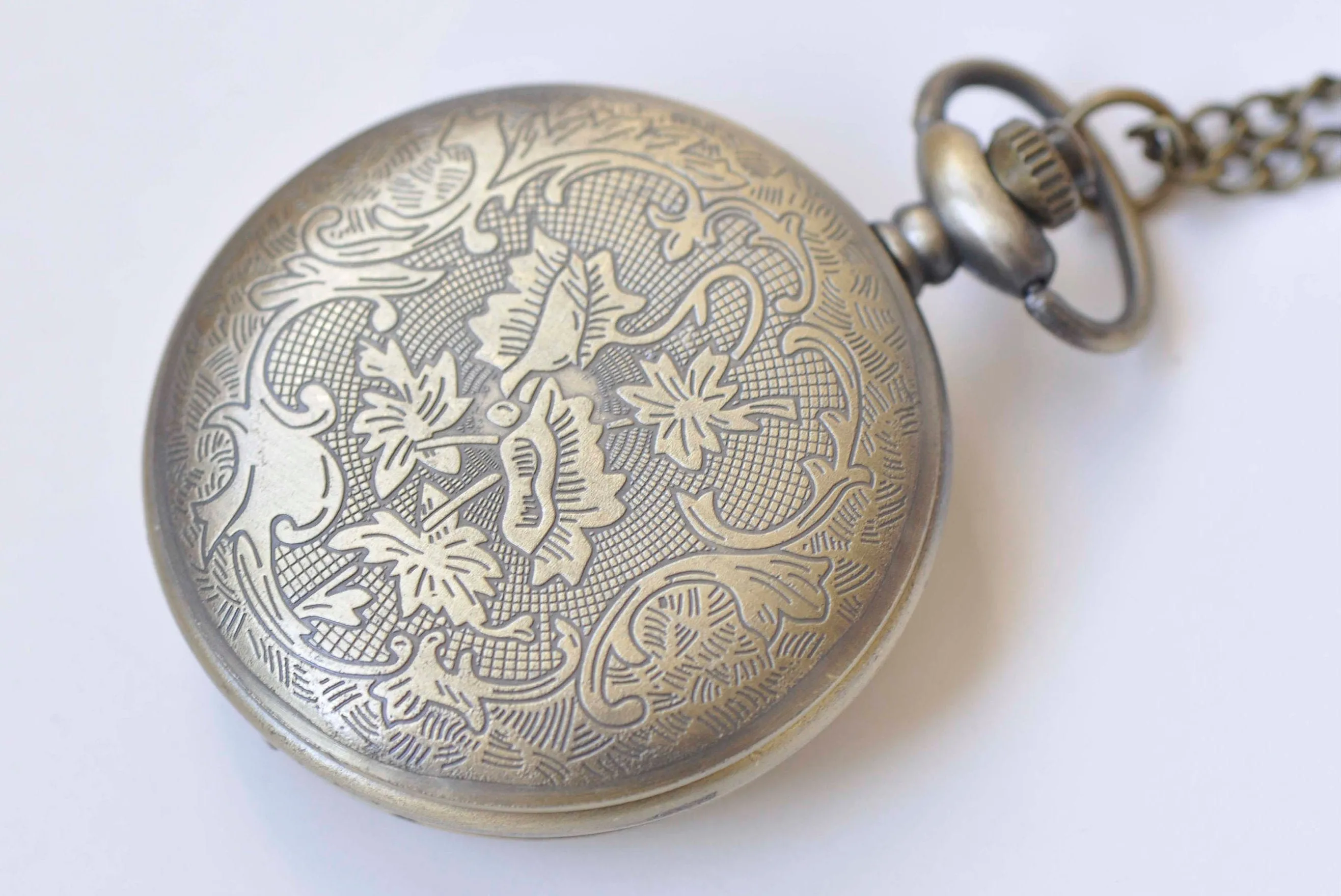 1 PC Antique Bronze Steampunk Round Pocket Watch Necklace A3357