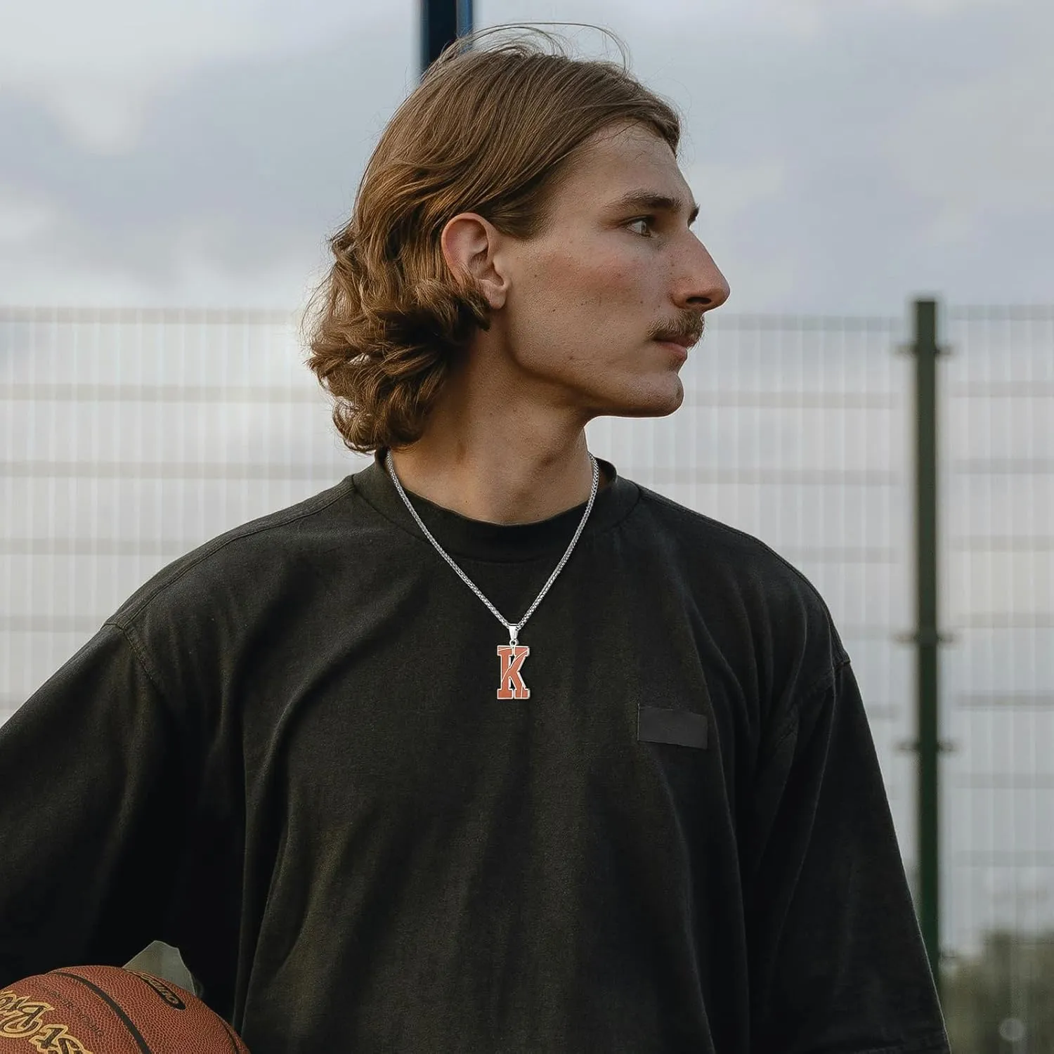AMITER Inspirational Basketball Necklace, Personalized A-Z Initial Basketball Charm Pendant Necklace for Men & Women