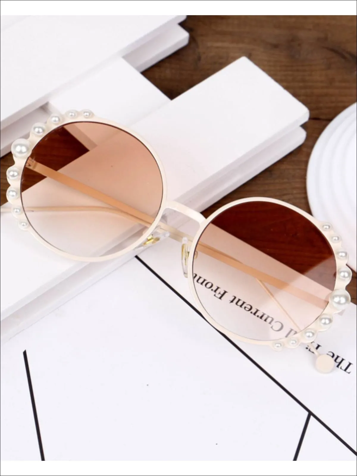 Round Vintage Tint Pearl Studded Sunglasses