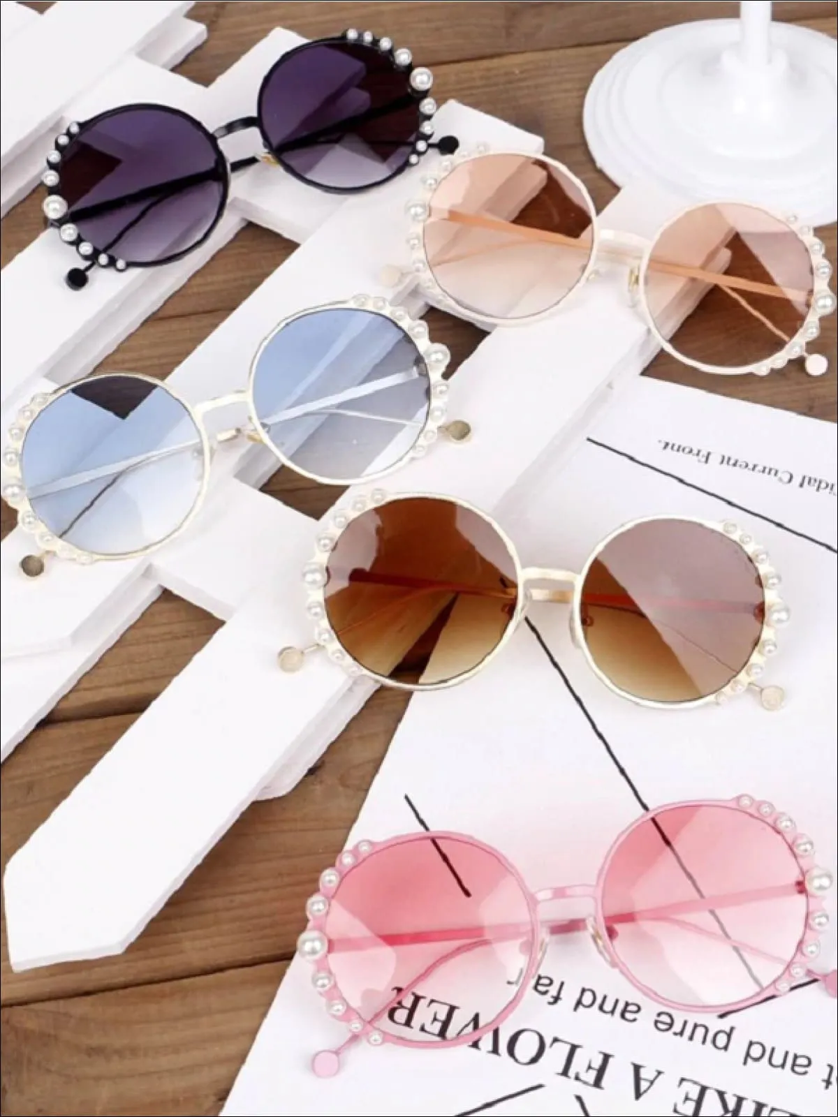 Round Vintage Tint Pearl Studded Sunglasses