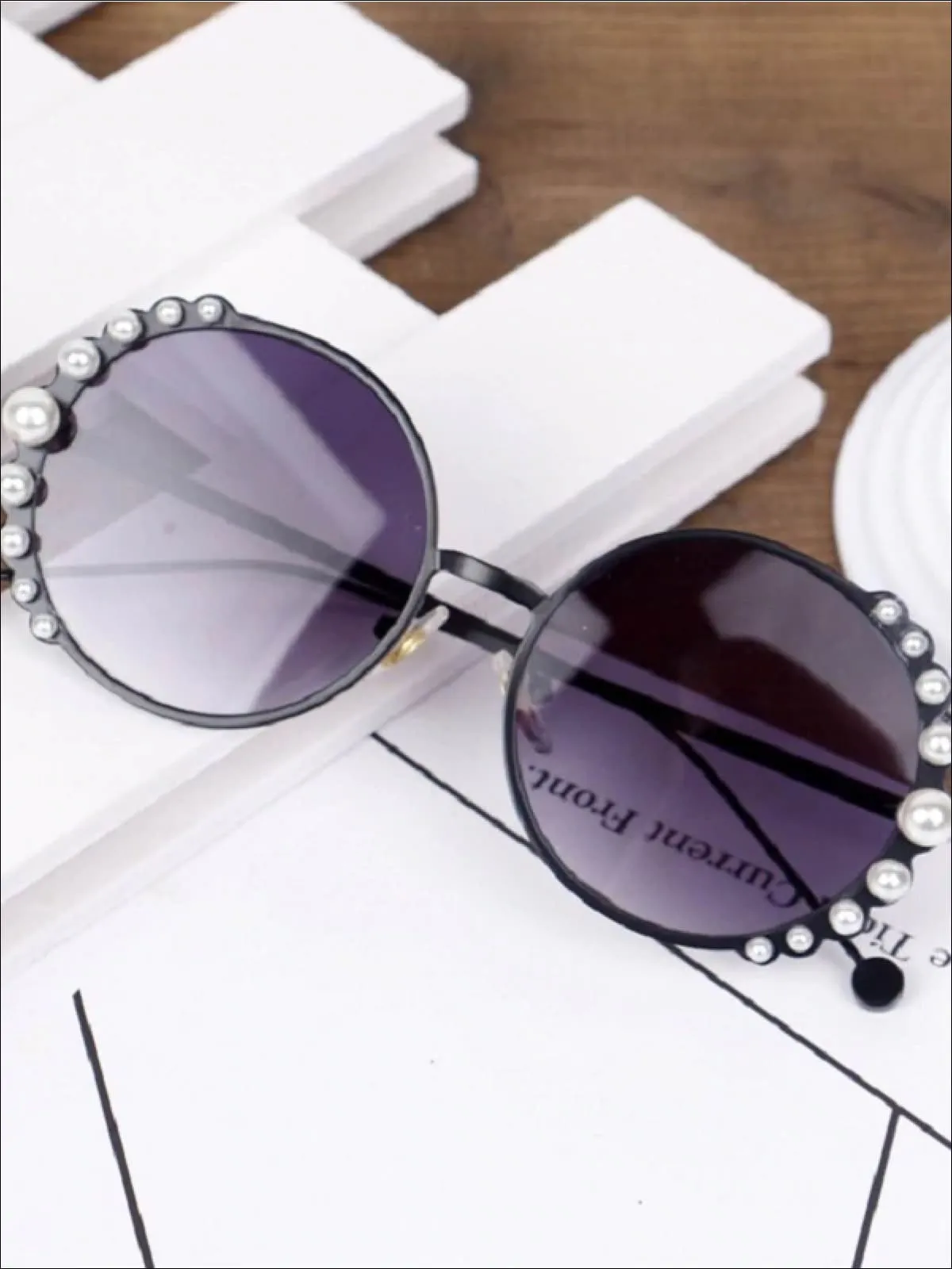Round Vintage Tint Pearl Studded Sunglasses