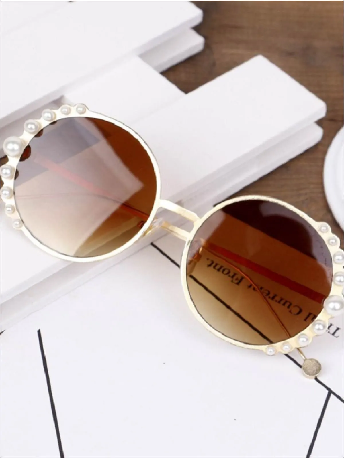 Round Vintage Tint Pearl Studded Sunglasses