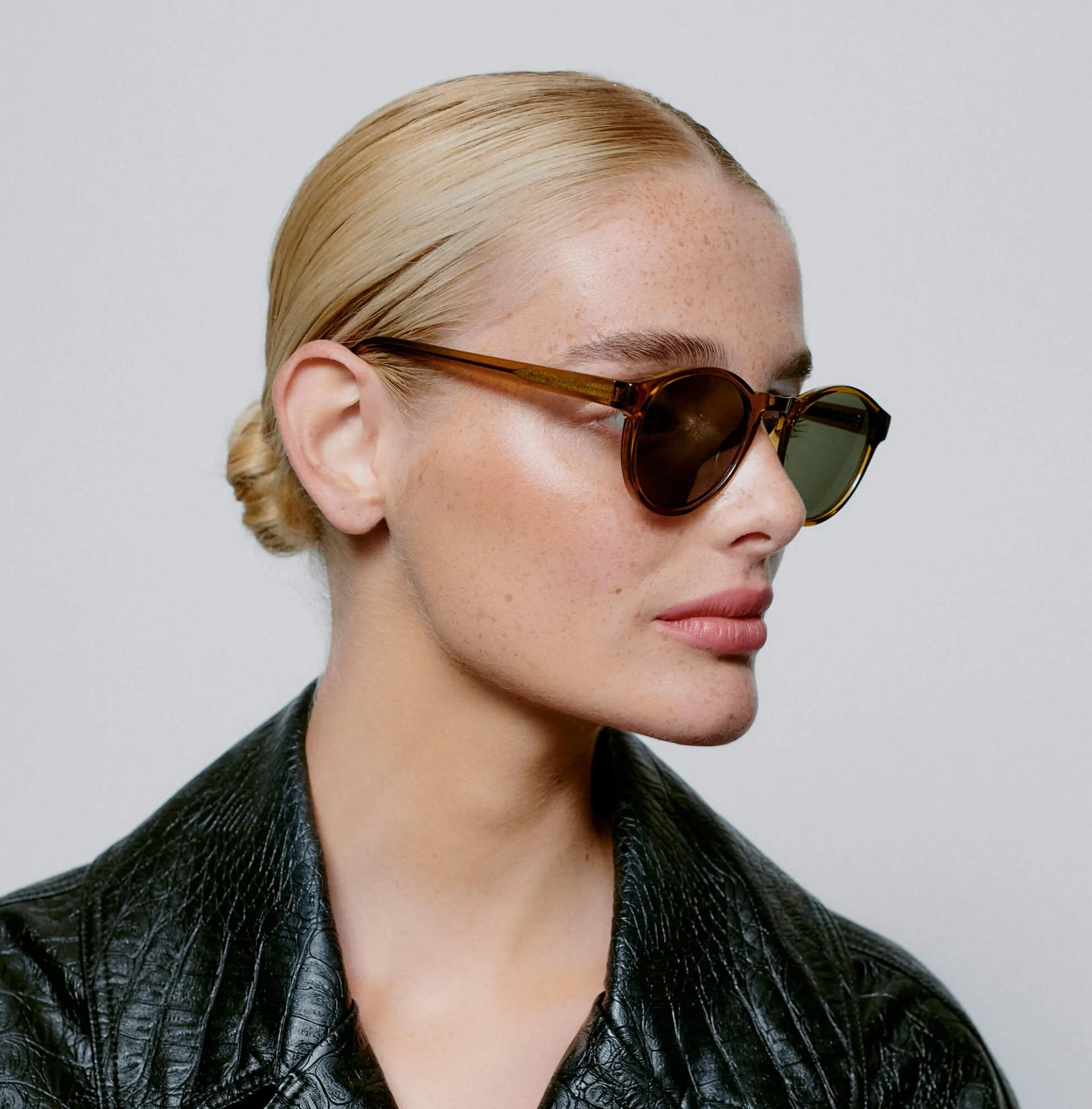 Sunglasses Round Marvin in Smoke Transparent